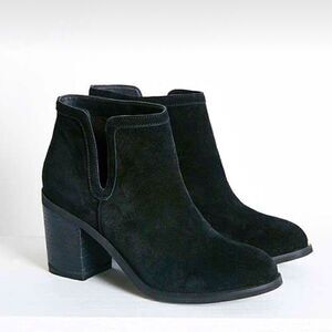 Urban Outfitters- Women’s Dindle Suede Maude Ankle Boots Black, Size 8